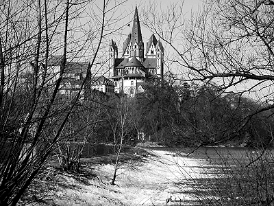 Der Limburger Dom vom Lahnwehr fotografiert